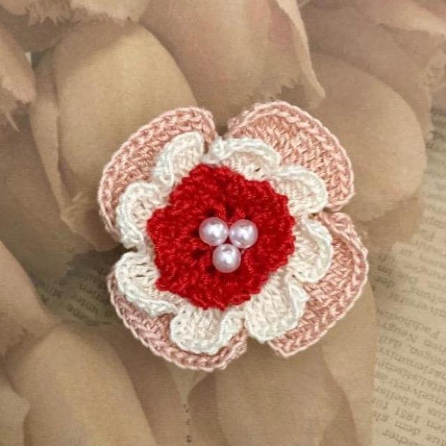 ハンドメイド♪レース編み アネモネ風お花モチーフのブローチ < 女性ファッション  ハンドメイド♪レース編み アネモネ風お花モチーフのブローチ  < 女性ファッションの
