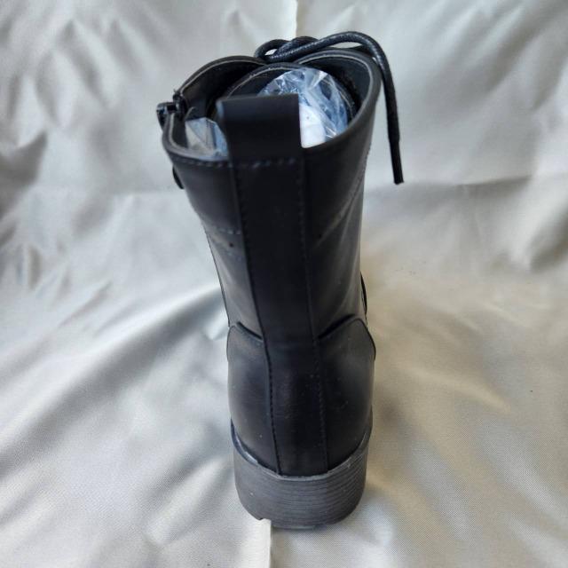 送料無料! 新品未使用 ウィングチップメダリオンショートブーツ(ブラック) 23.5cm < 女性ファッション  送料無料! 新品未使用 ウィングチップメダリオンショートブーツ(ブラック) 23.5cm < 女性ファッションの