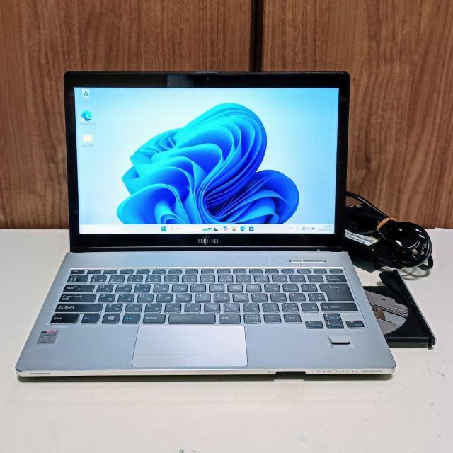FUJITSU LIFEBOOK Corei7 ������10GB SSD512GB Web�J���� �u���[���C Windows11 �� PC�{��/���Ӌ@��� 