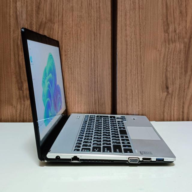 FUJITSU LIFEBOOK Corei7 ������10GB SSD512GB Web�J���� �u���[���C Windows11 �� PC�{��/���Ӌ@��� 