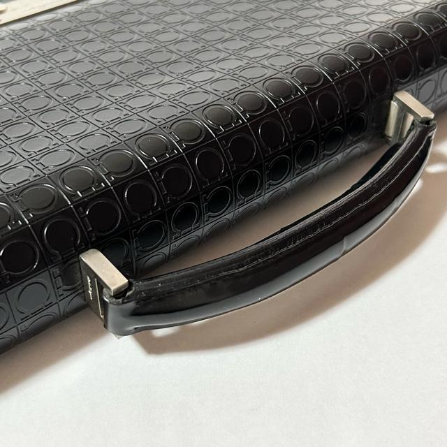 Salvatore Ferragamo �t�F���K�� �����Y �K���`�[�j ���U�[ �r�W�l�X�o�b�O �u���[�t�P�[�X �u���b�N �� �u�����h�� 