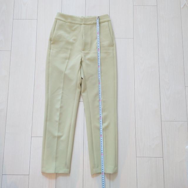 新品タグ付き ナノ・ユニバース 美シルエット テーパードパンツ S < ブランド  新品タグ付き ナノ・ユニバース 美シルエット テーパードパンツ S < ブランドの