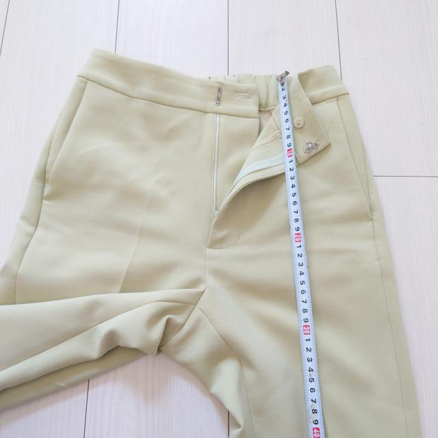 新品タグ付き ナノ・ユニバース 美シルエット テーパードパンツ S < ブランド  新品タグ付き ナノ・ユニバース 美シルエット テーパードパンツ S < ブランドの