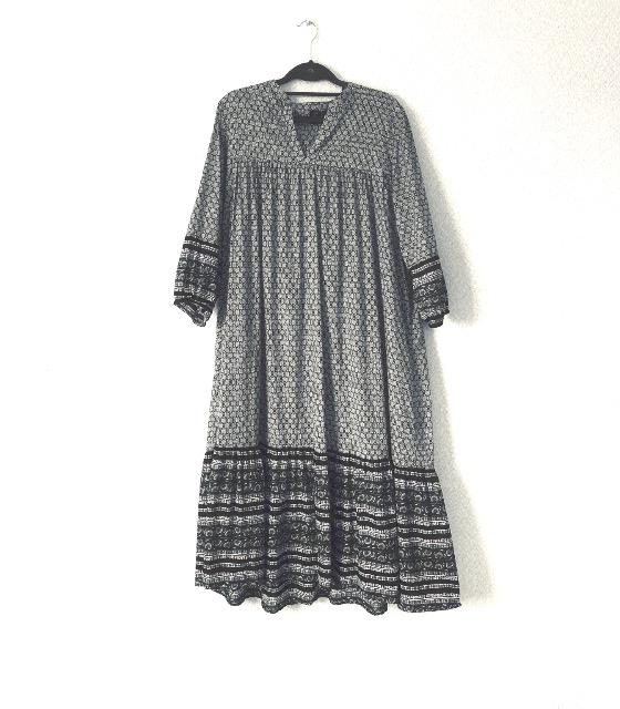 【ANNA SUI×ユニクロ】コットンワンピース(Mサイズ)新品タグ付 < 女性ファッション  【ANNA SUI×ユニクロ】コットンワンピース(Mサイズ)新品タグ付 < 女性ファッションの