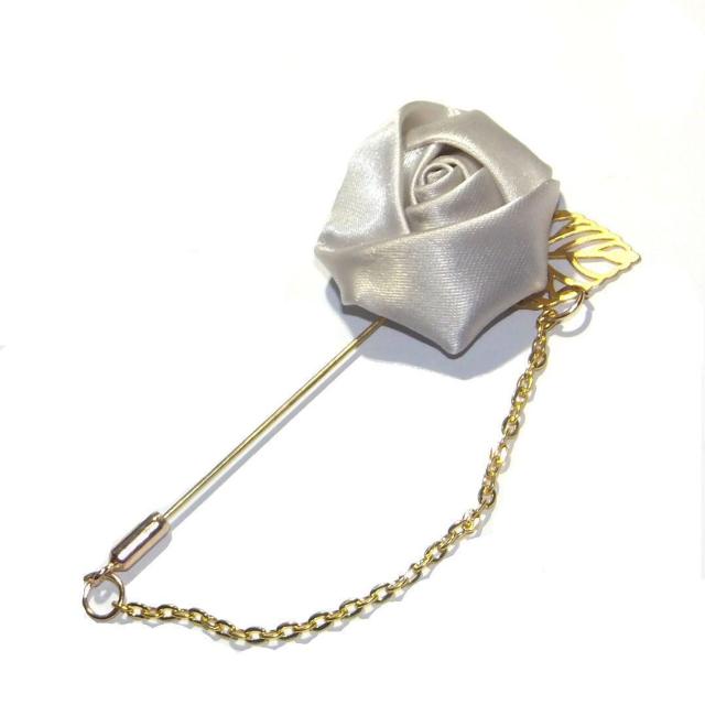 送料無料 バラ 薔薇 チェーン付き ラペルピン コサージュ グレー色 ローズ < 男性アクセサリー/時計  送料無料 バラ 薔薇 チェーン付き ラペルピン コサージュ グレー色 ローズ < 男性アクセサリー/時計の