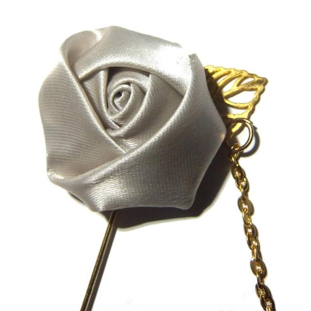 送料無料 バラ 薔薇 チェーン付き ラペルピン コサージュ グレー色 ローズ < 男性アクセサリー/時計  送料無料 バラ 薔薇 チェーン付き ラペルピン コサージュ グレー色 ローズ < 男性アクセサリー/時計の