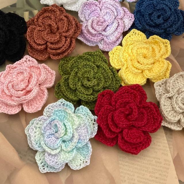 ハンドメイド レース編み バラモチーフのお花ブローチ < 女性ファッション  ハンドメイド レース編み バラモチーフのお花ブローチ < 女性ファッションの
