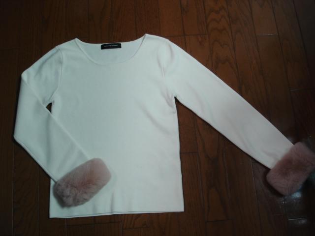 ★クイーンズコート 袖ファー付きシンプルニット★クローゼット整理価格! < ブランド  ★クイーンズコート 袖ファー付きシンプルニット★クローゼット整理価格! < ブランドの