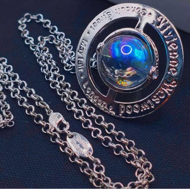 Vivienne Westwood �I�[�u ���C���{�[�f�U�C�� ���� �� �u�����h�� 