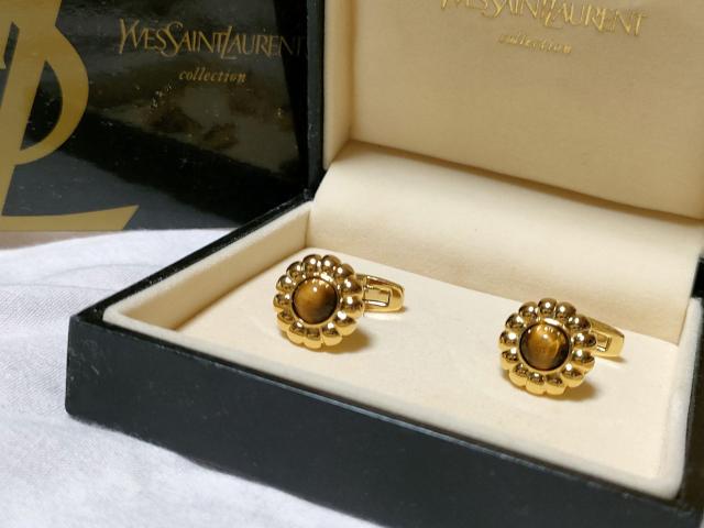 正規未 レア イヴサンローラン YSL カメリア カフス コンポジットカボションクリスタル カフリンクス フラワーボタン 付属有 < ブランド  正規未 レア イヴサンローラン YSL カメリア カフス コンポジットカボションクリスタル カフリンクス フラワーボタン 付属有  < ブランドの