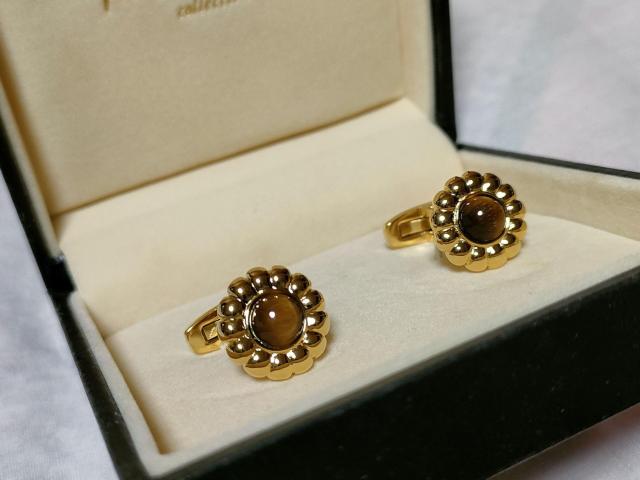 正規未 レア イヴサンローラン YSL カメリア カフス コンポジットカボションクリスタル カフリンクス フラワーボタン 付属有 < ブランド  正規未 レア イヴサンローラン YSL カメリア カフス コンポジットカボションクリスタル カフリンクス フラワーボタン 付属有 < ブランドの