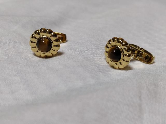 正規未 レア イヴサンローラン YSL カメリア カフス コンポジットカボションクリスタル カフリンクス フラワーボタン 付属有 < ブランド  正規未 レア イヴサンローラン YSL カメリア カフス コンポジットカボションクリスタル カフリンクス フラワーボタン 付属有 < ブランドの