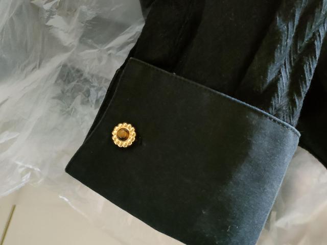 正規未 レア イヴサンローラン YSL カメリア カフス コンポジットカボションクリスタル カフリンクス フラワーボタン 付属有 < ブランド  正規未 レア イヴサンローラン YSL カメリア カフス コンポジットカボションクリスタル カフリンクス フラワーボタン 付属有 < ブランドの