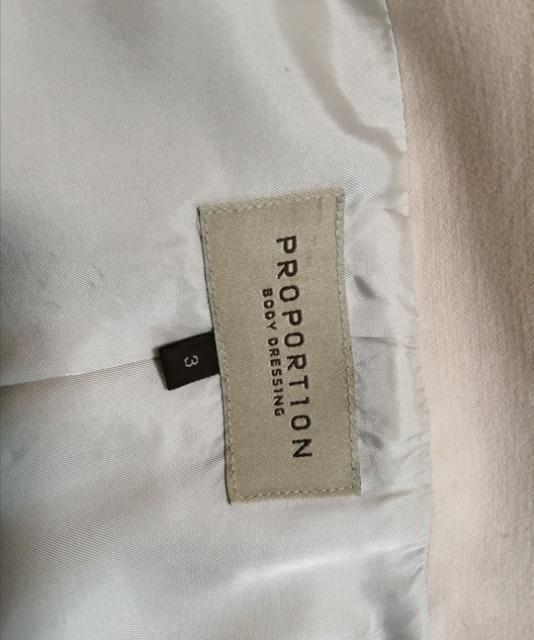 特価極美品PROPORTION BODY DRESSING極美品ファーコートビジュー付き脚長効果抜群ゴージャス高級感 < 女性ファッション  特価極美品PROPORTION BODY DRESSING極美品ファーコートビジュー付き脚長効果抜群ゴージャス高級感 < 女性ファッションの