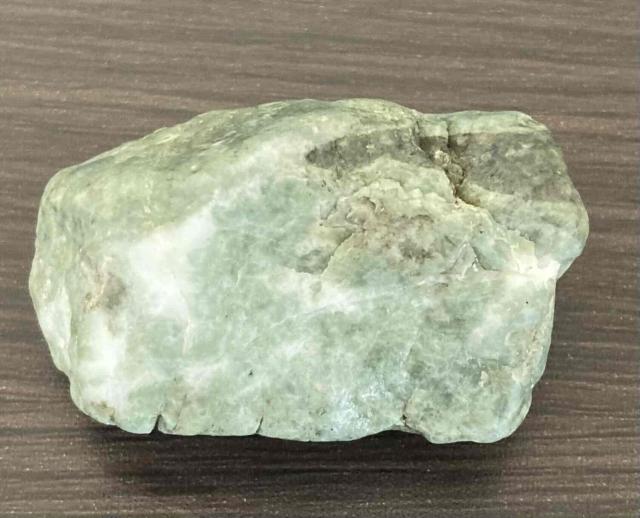 3,300円スタート!「お守り」や「ワイヤー作家」や「ジュエリー作家」の素材に阿波翡翠(ジェイド)原石 < インテリア/ライフ  3,300円スタート!「お守り」や「ワイヤー作家」や「ジュエリー作家」の素材に阿波翡翠(ジェイド)原石  < インテリア/ライフの