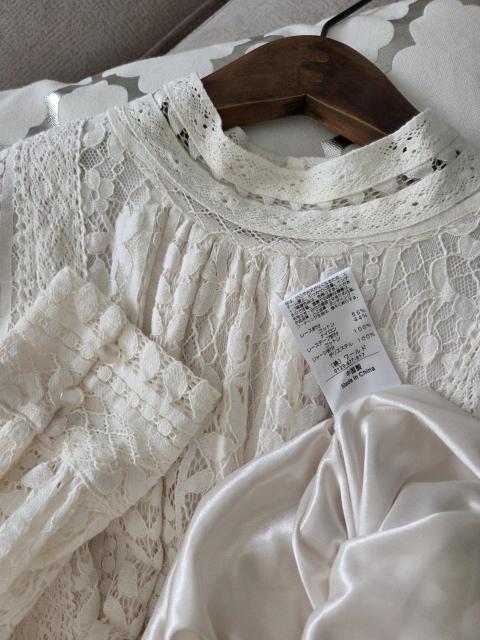 AQUA GIRLブラウス★ストライプレースのホワイトブラウス/新品♪ < ブランド  AQUA GIRLブラウス★ストライプレースのホワイトブラウス/新品♪ < ブランドの
