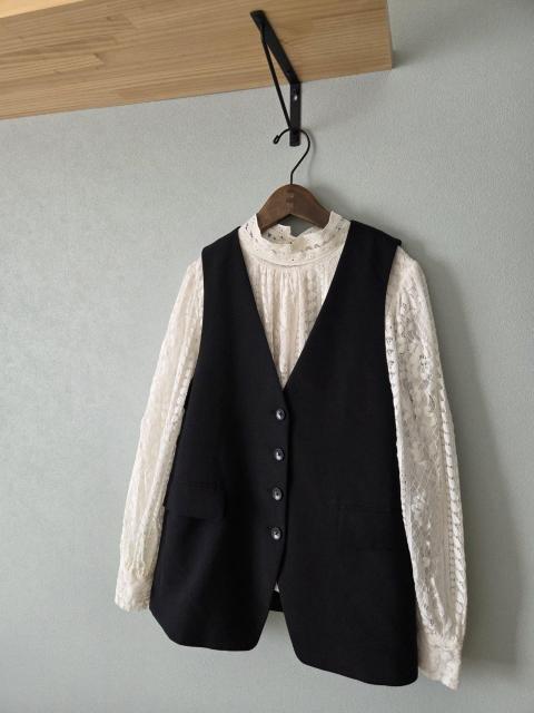 AQUA GIRLブラウス★ストライプレースのホワイトブラウス/新品♪ < ブランド  AQUA GIRLブラウス★ストライプレースのホワイトブラウス/新品♪ < ブランドの
