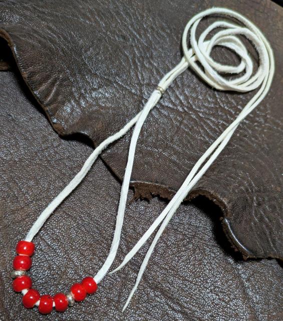 キムタク仕様★ホワイトハーツ★赤7o★SLV925無垢ビーズ★鹿革紐★新品未着用 < 男性アクセサリー/時計 キムタク仕様★ホワイトハーツ★赤7o★SLV925無垢ビーズ★鹿革紐★新品未着用 < 男性アクセサリー/時計の