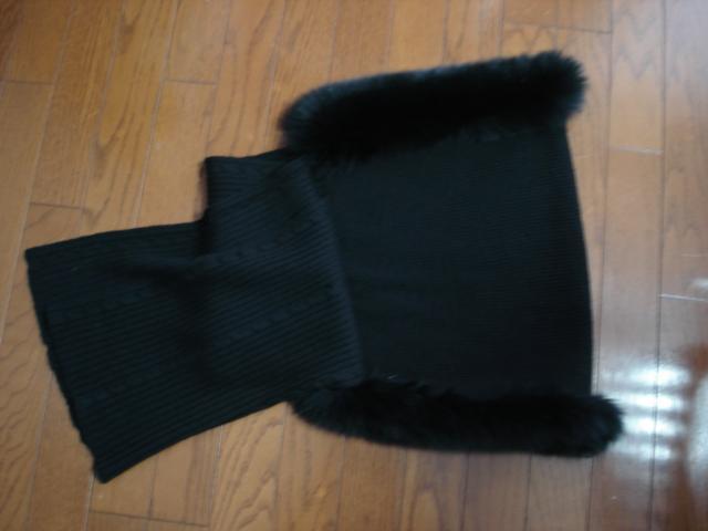 ★巻き方自由のファー付きストール・マフラー★使用1度!クローゼット整理価格!値下げ! < 女性ファッション ★巻き方自由のファー付きストール・マフラー★使用1度!クローゼット整理価格!値下げ! < 女性ファッションの