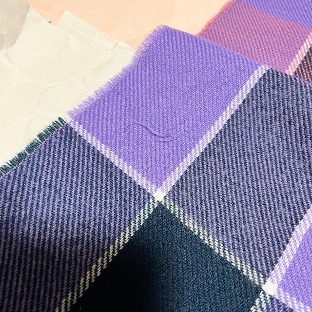 【ノーブランド扱い】 薄手 大判ストール・ショール / パープル系 チェック < 女性ファッション 【ノーブランド扱い】 薄手 大判ストール・ショール / パープル系 チェック < 女性ファッションの