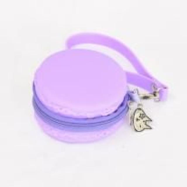 MINTNeko・ネコチャーム付マカロン型ポーチ*ラベンダー < ブランド MINTNeko・ネコチャーム付マカロン型ポーチ*ラベンダー < ブランドの