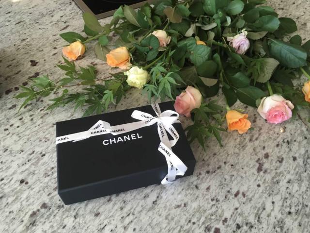 ��CHANEL�������\�t�g�P�[�X�E�󔠁E�V���b�v�܃Z�b�g���J�����A�E���{���t���i�Q�j �� �u�����h�� 