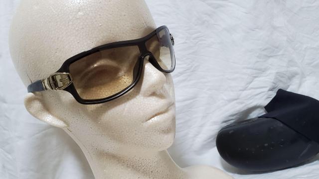 正規レア グッチ ロゴ メタルベルトバックル装飾 シールドサングラス 黒系茶 グラマラスアイウェア ラグジュアリースポーツ 付属有 < ブランド  正規レア グッチ ロゴ メタルベルトバックル装飾 シールドサングラス 黒系茶 グラマラスアイウェア ラグジュアリースポーツ 付属有 < ブランドの