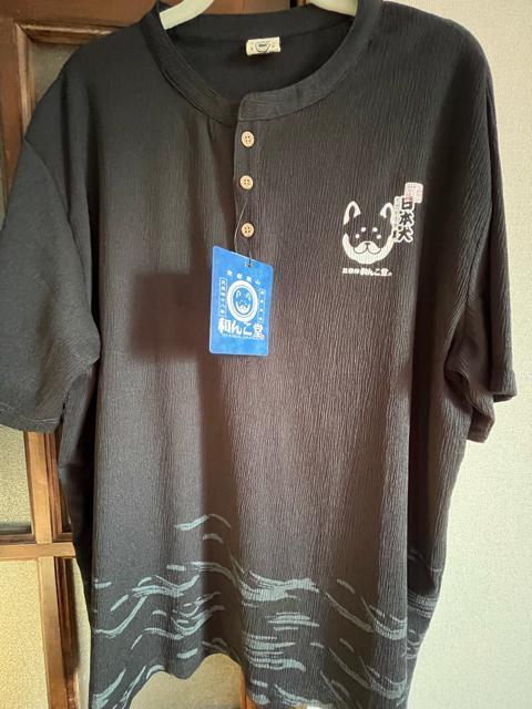 3Lサイズ!高貴紳士的!商標登録!黒柴印 和んこ堂!サラッと楊柳素材!ストレッチ!ブラック系色合い!ヘンリーネック!半袖シャツ! < 男性ファッション  3Lサイズ!高貴紳士的!商標登録!黒柴印 和んこ堂!サラッと楊柳素材!ストレッチ!ブラック系色合い!ヘンリーネック!半袖シャツ! < 男性ファッションの