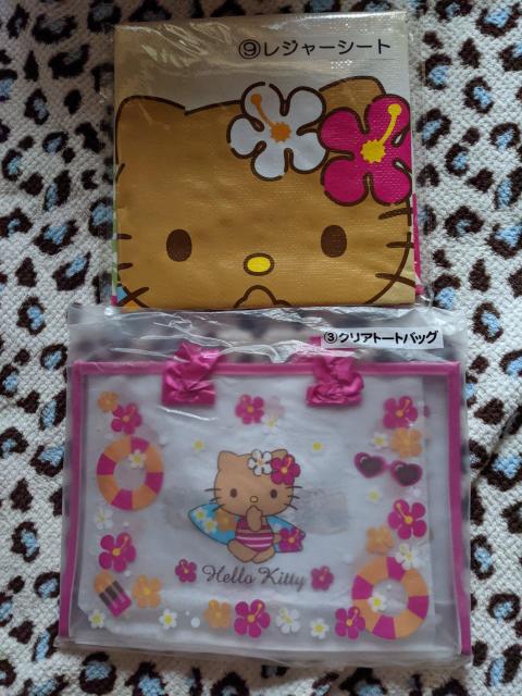 ハローキティ当りくじ(日焼けキティ)A個セット(クリアトートバッグ&レジャーシート) < おもちゃ ハローキティ当りくじ(日焼けキティ)A個セット(クリアトートバッグ&レジャーシート) < おもちゃの