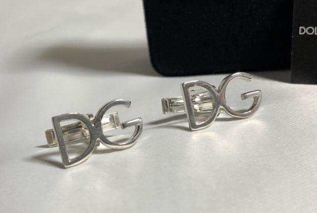 正規激レア ドルチェ&ガッバーナ DGロゴカフス SV925 ブランドアイコンカフリンクス エンブレムボタン 付属有 < ブランド  正規激レア ドルチェ&ガッバーナ DGロゴカフス SV925 ブランドアイコンカフリンクス エンブレムボタン 付属有  < ブランドの