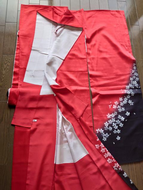 §USED、振袖、舞桜吉祥毬文、暈し染め、金銀彩 < 女性ファッション  §USED、振袖、舞桜吉祥毬文、暈し染め、金銀彩 < 女性ファッションの