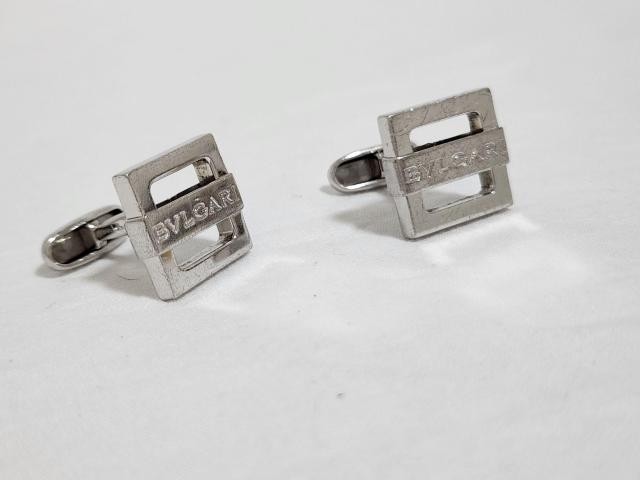 正規 レア ブルガリ ロゴ文字 スクエアカフス クアドラート オープンブロックカフリンクス ジュエリーSVボタン ビジネス○スーツ < ブランド  正規 レア ブルガリ ロゴ文字 スクエアカフス クアドラート オープンブロックカフリンクス ジュエリーSVボタン ビジネス○スーツ < ブランドの