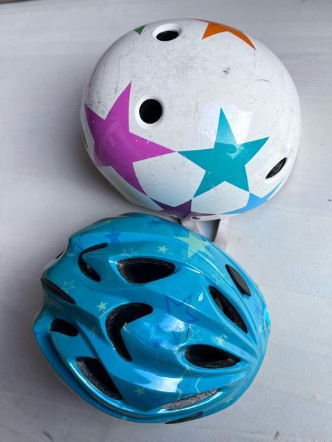 キッズ 自転車 ヘルメット 2個セット ベビー 男の子 女の子 中古 傷 汚れ あり 水色 白 星 ホワイト 青 ブル おしゃれ < レジャー/スポーツ  キッズ 自転車 ヘルメット 2個セット ベビー 男の子 女の子 中古 傷 汚れ あり 水色 白 星 ホワイト 青 ブル おしゃれ  < レジャー/スポーツの