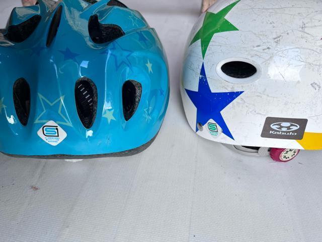 キッズ 自転車 ヘルメット 2個セット ベビー 男の子 女の子 中古 傷 汚れ あり 水色 白 星 ホワイト 青 ブル おしゃれ < レジャー/スポーツ  キッズ 自転車 ヘルメット 2個セット ベビー 男の子 女の子 中古 傷 汚れ あり 水色 白 星 ホワイト 青 ブル おしゃれ < レジャー/スポーツの