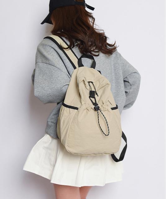 送料無料 新品 ドロストポケットリュック 軽量デイパック < 女性ファッション  送料無料 新品 ドロストポケットリュック 軽量デイパック < 女性ファッションの