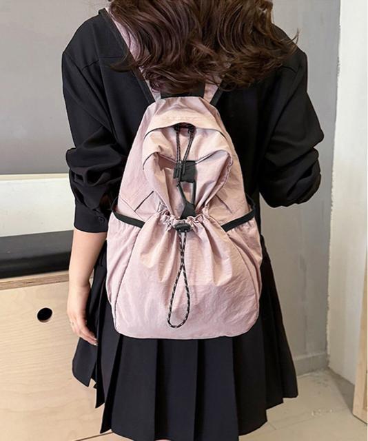 送料無料 新品 ドロストポケットリュック 軽量デイパック < 女性ファッション  送料無料 新品 ドロストポケットリュック 軽量デイパック < 女性ファッションの