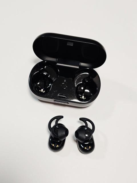BOSE QUIETCOMFORT EARBUDS ���C�����X�C���z�� �� �� �Ɠd/AV�� 