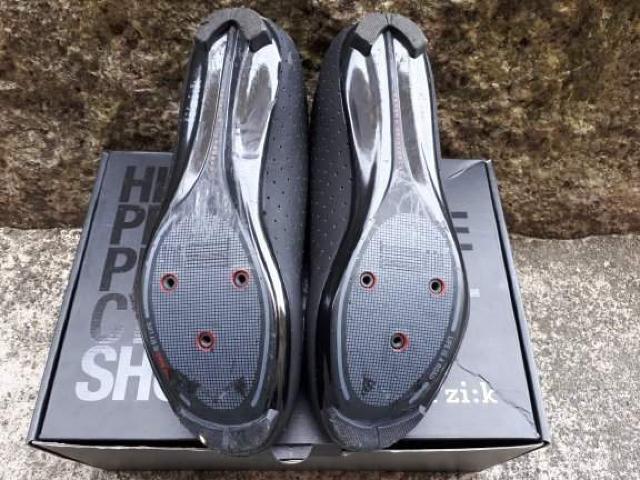 フィジーク fi'zi:k R5B UOMO(メンズ)BOAシューズ ブラック/グレー < レジャー/スポーツ フィジーク fi'zi:k R5B UOMO(メンズ)BOAシューズ ブラック/グレー < レジャー/スポーツの