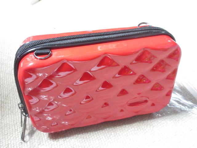 未使用タグ付☆スーツケース型マルチミニポーチ(レッド)ハード < 女性ファッション  未使用タグ付☆スーツケース型マルチミニポーチ(レッド)ハード < 女性ファッションの