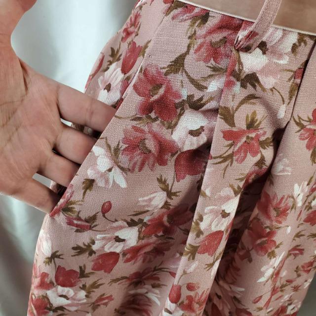 込み★ダズリン★激可愛い!花柄★ひざ丈フリルスカート★S★ < ブランド  込み★ダズリン★激可愛い!花柄★ひざ丈フリルスカート★S★ < ブランドの