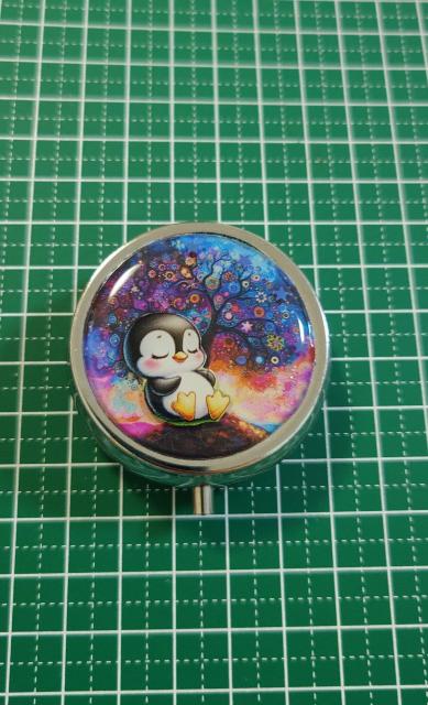 ペンギンちゃんかわいい小物入れ☆薬入れ  ペンギン   ペンギングッズ   ペンギンアクセサリー  薬ケース  アクセサリーケース < インテリア/ライフ  ペンギンちゃんかわいい小物入れ☆薬入れ  ペンギン   ペンギングッズ   ペンギンアクセサリー  薬ケース  アクセサリーケース < インテリア/ライフの