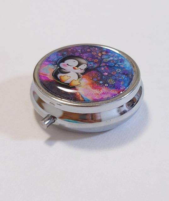 ペンギンちゃんかわいい小物入れ☆薬入れ  ペンギン   ペンギングッズ   ペンギンアクセサリー  薬ケース  アクセサリーケース < インテリア/ライフ  ペンギンちゃんかわいい小物入れ☆薬入れ  ペンギン   ペンギングッズ   ペンギンアクセサリー  薬ケース  アクセサリーケース < インテリア/ライフの