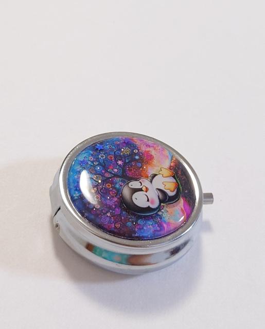 ペンギンちゃんかわいい小物入れ☆薬入れ  ペンギン   ペンギングッズ   ペンギンアクセサリー  薬ケース  アクセサリーケース < インテリア/ライフ  ペンギンちゃんかわいい小物入れ☆薬入れ  ペンギン   ペンギングッズ   ペンギンアクセサリー  薬ケース  アクセサリーケース < インテリア/ライフの