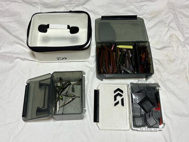 釣り用ソフトルアーとその他まとめてケース付きのセット 4134-04-1 < レジャー/スポーツ 釣り用ソフトルアーとその他まとめてケース付きのセット 4134-04-1 < レジャー/スポーツの