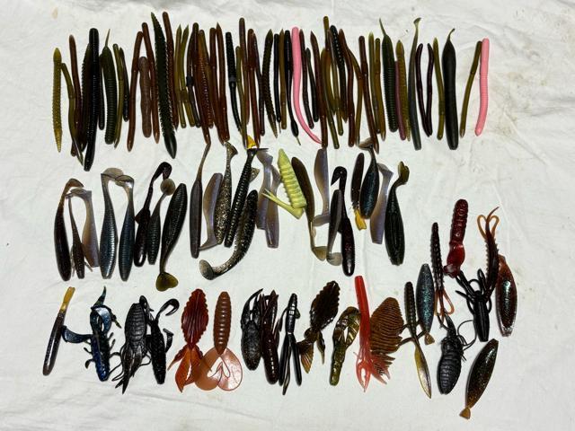 釣り用ソフトルアーとその他まとめてケース付きのセット 4134-04-1 < レジャー/スポーツ 釣り用ソフトルアーとその他まとめてケース付きのセット 4134-04-1 < レジャー/スポーツの