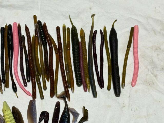 釣り用ソフトルアーとその他まとめてケース付きのセット 4134-04-1 < レジャー/スポーツ 釣り用ソフトルアーとその他まとめてケース付きのセット 4134-04-1 < レジャー/スポーツの