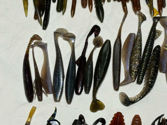 釣り用ソフトルアーとその他まとめてケース付きのセット 4134-04-1 < レジャー/スポーツ 釣り用ソフトルアーとその他まとめてケース付きのセット 4134-04-1 < レジャー/スポーツの