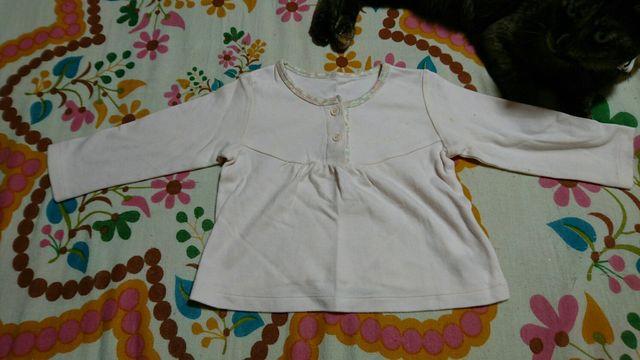 キッズ☆COMME CA ISM/ コムサイズム☆首元 小花柄 ロンTシャツ 80a < ブランド  キッズ☆COMME CA ISM/ コムサイズム☆首元 小花柄 ロンTシャツ 80a  < ブランドの