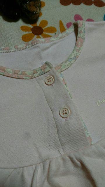 キッズ☆COMME CA ISM/ コムサイズム☆首元 小花柄 ロンTシャツ 80a < ブランド  キッズ☆COMME CA ISM/ コムサイズム☆首元 小花柄 ロンTシャツ 80a < ブランドの