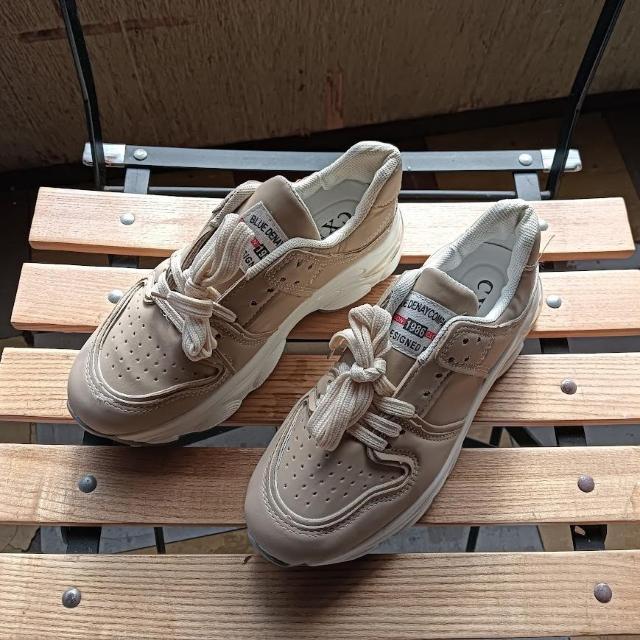 新品 22.5cm レディース スニーカー ブラウン シューズ 靴 厚底 < 女性ファッション  新品 22.5cm レディース スニーカー ブラウン シューズ 靴 厚底  < 女性ファッションの